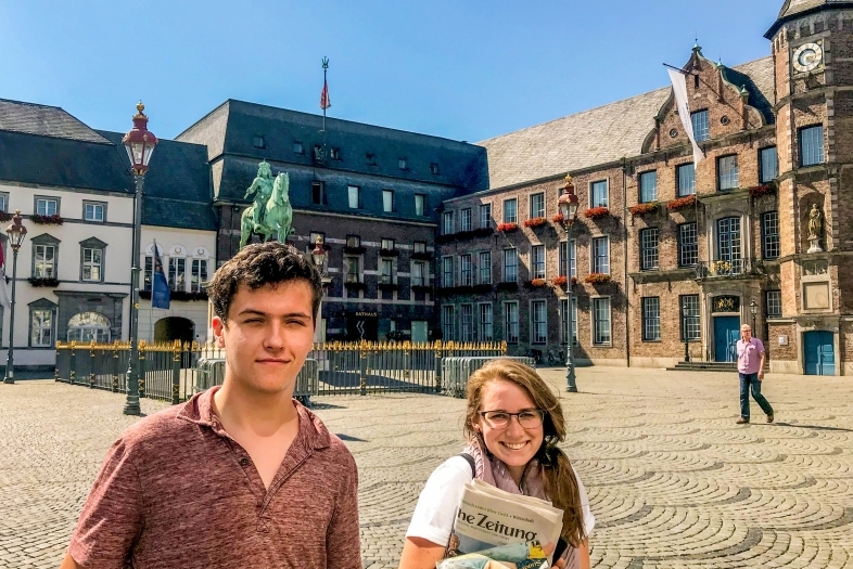 Students in German plaza 