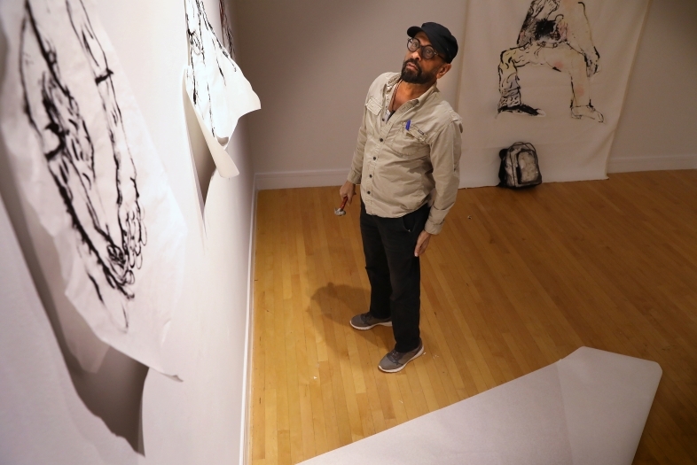 Baik Artist Analyzes Piece on Wall