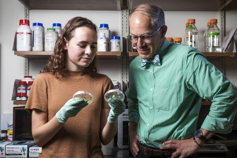 Lilli Lowrey'19 Ocean's Plastic Biological Research w Dr. Wessner