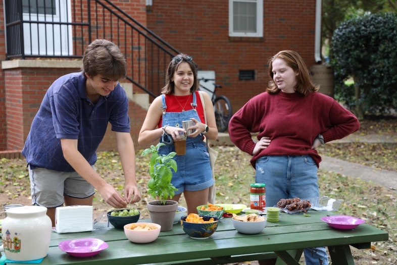 Sustainability Co-op House Residents at Picnic