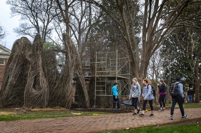 Patrick Dougherty Sculpture Volunteers Working