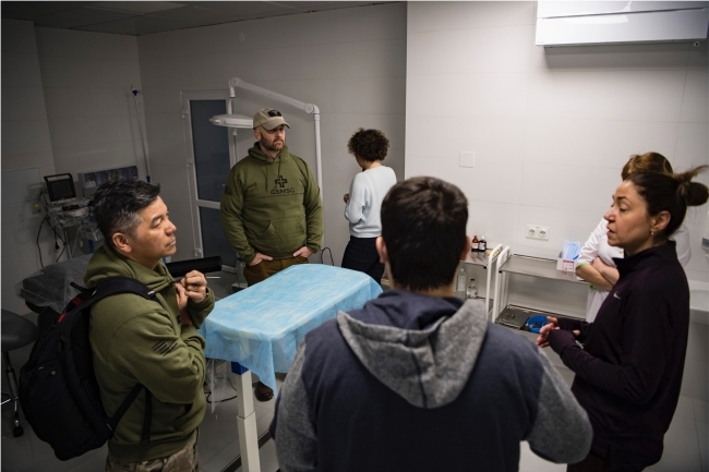 Robert Lim '91 in Ukrainian Hospital with Other Providers