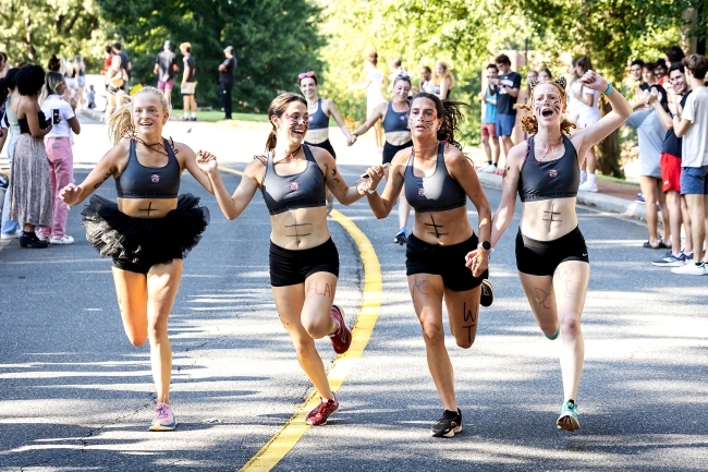 Women's XC runners finish at the Cake Race