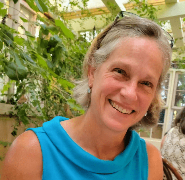 Elizabeth Lusk '85