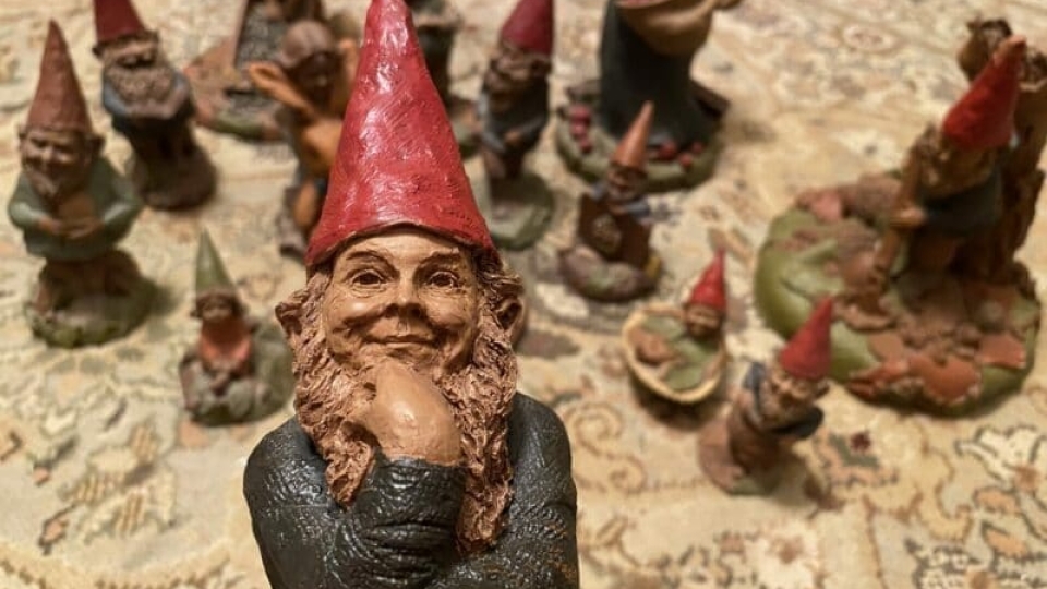 gnomes sculpted by Tom Clark