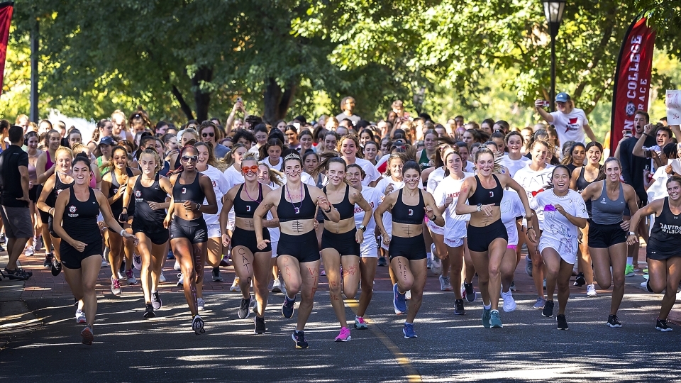 2022 Cake Race female starting line