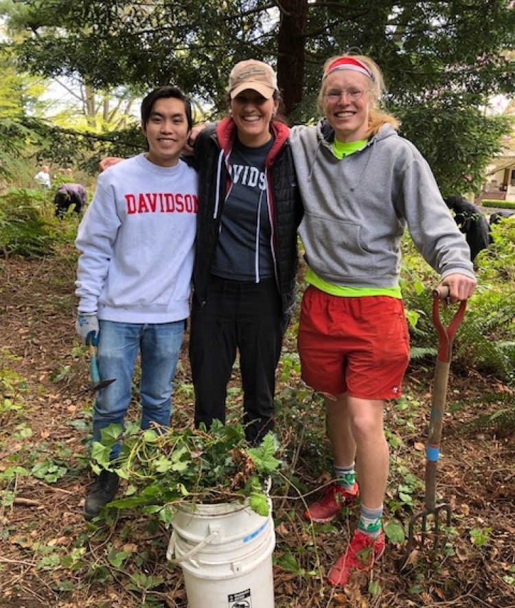 Alumni Volunteers in Seattle