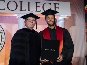 Steph Curry celebrates three major milestones at Davidson College