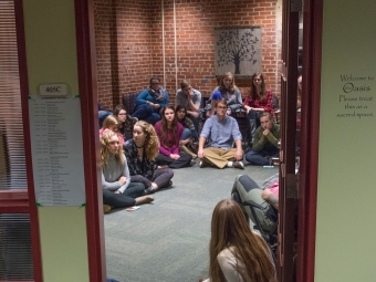 Students in the Oasis attending the Staley Lecture